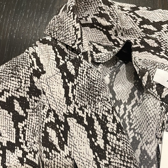 A.L.C. Noreen Python snake print silk oversized blouse NWT - Picture 9 of 16